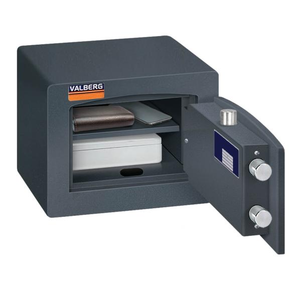 Ein graphitgrauer Möbeltresor mit geöffneter Tür. Im Innenraum befinden sich eine Kassenbox, ein Handy und ein Portemonnaie. Das Produkt steht vor einem weißen Hintergrund.